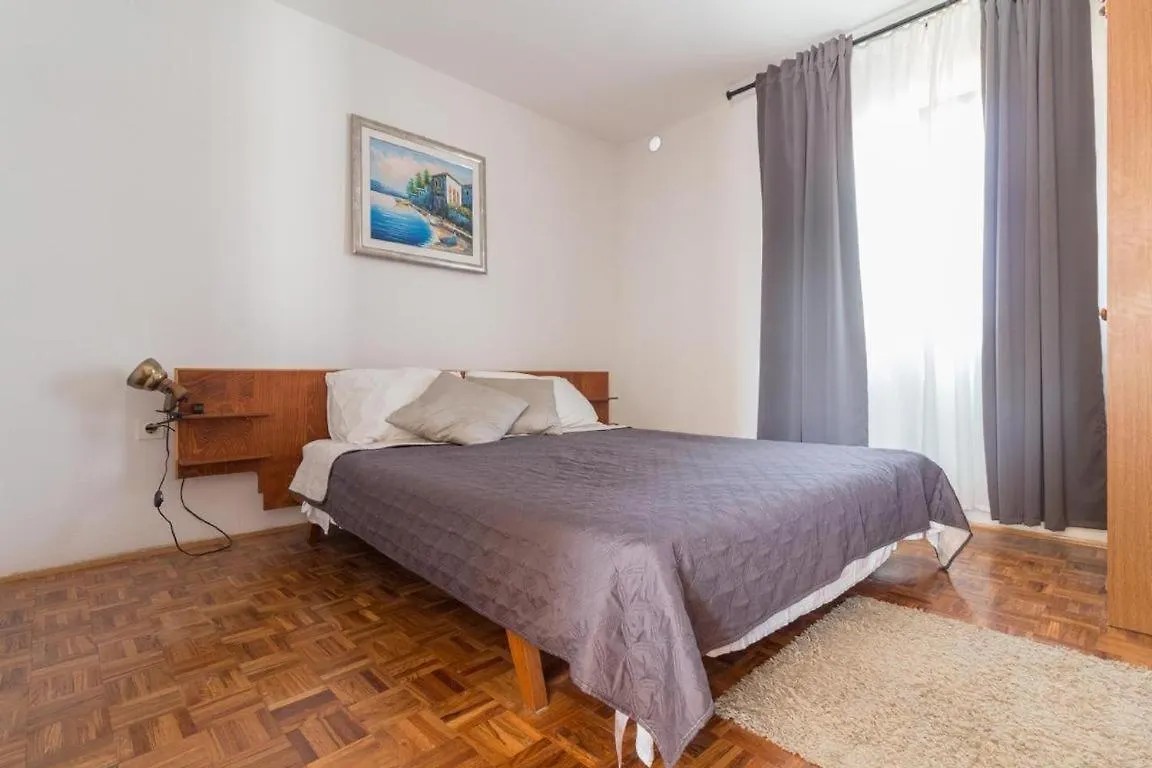 Apartments Casa Tea Close To The Queen Beach- By Ta Leut Agency Privlaka