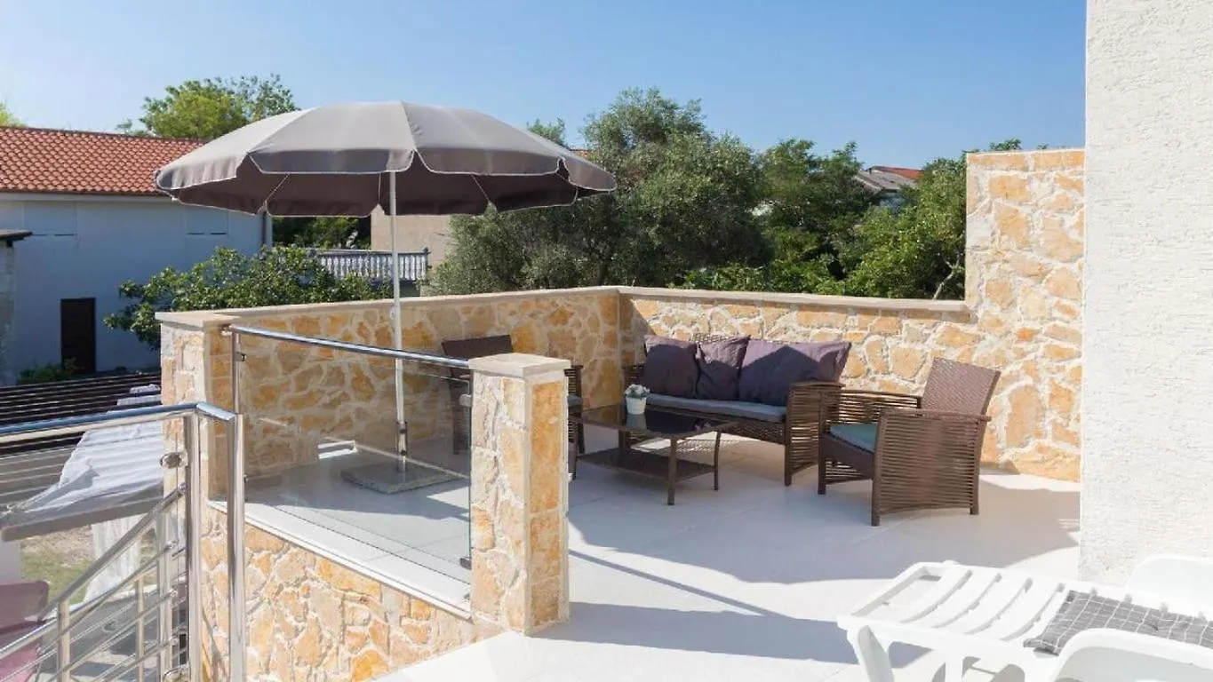 Apartments Casa Tea Close To The Queen Beach- By Ta Leut Agency بريفلاكا