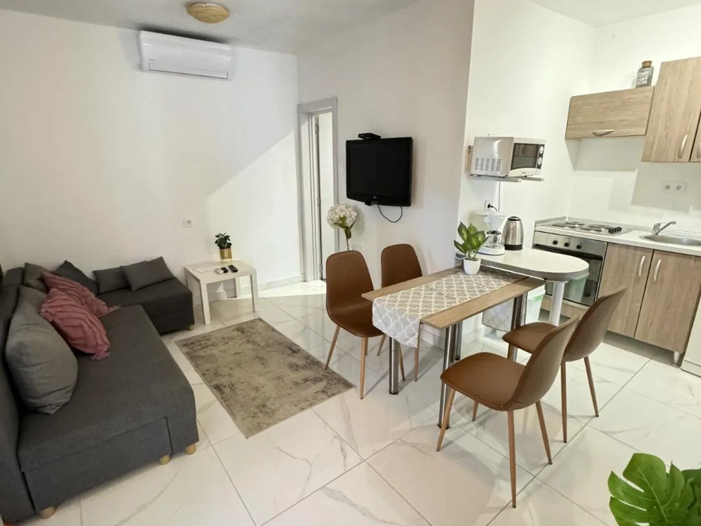 Apartments Casa Tea Close To The Queen Beach- By Ta Leut Agency Privlaka  Chorvatsko